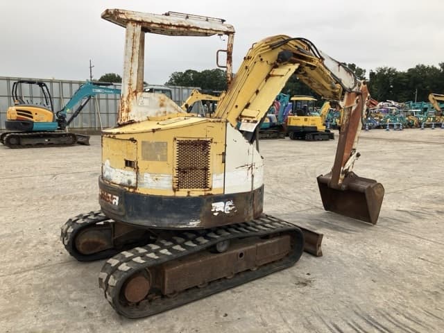 MINI EXCAVATOR — Auction (lot 8459-71)