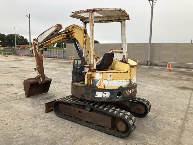 MINI EXCAVATOR — Auction (lot 8459-71)