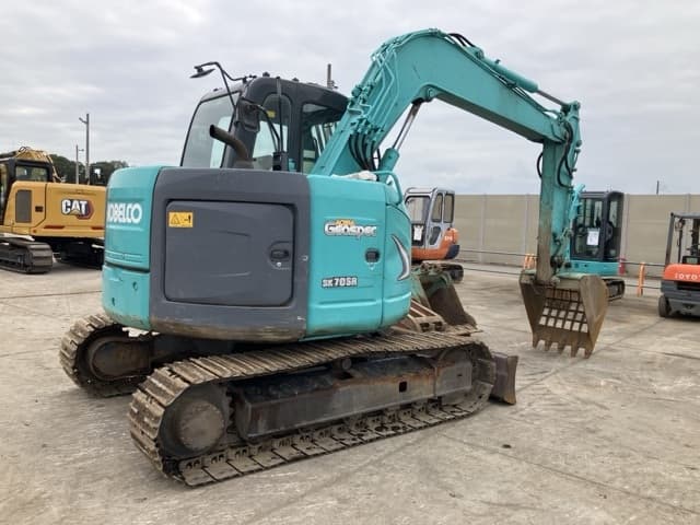 EXCAVATOR — Auction (lot 8459-79)