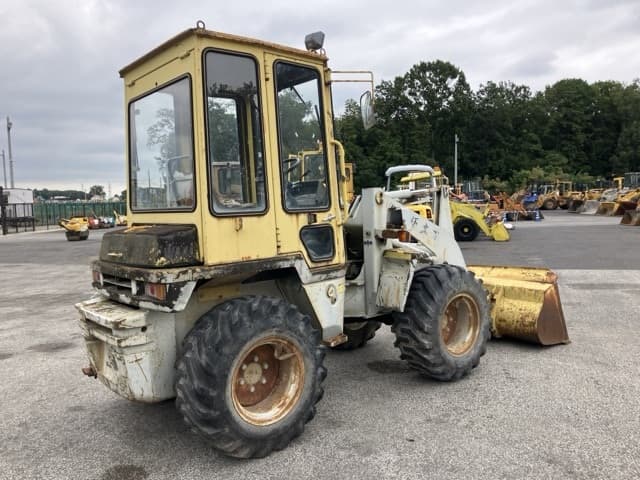 MINI WHEEL LOADER — Auction (lot 8459-84)