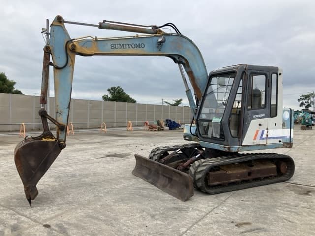 EXCAVATOR — Auction (lot 8459-93)