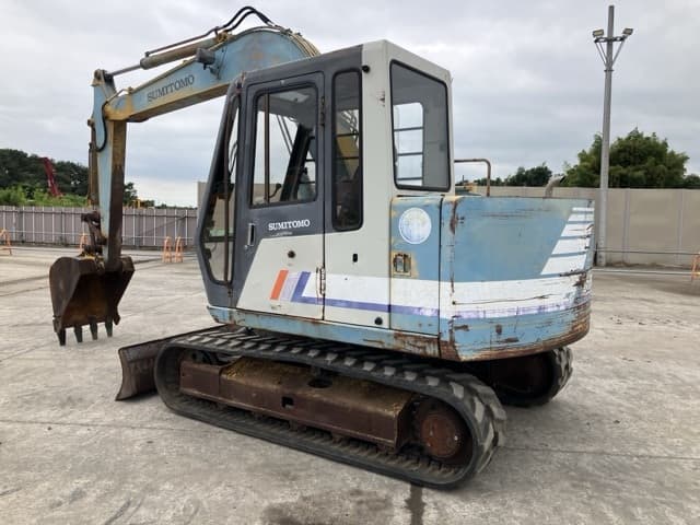 EXCAVATOR — Auction (lot 8459-93)
