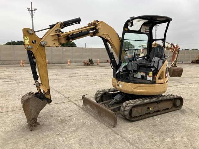 MINI EXCAVATOR — Auction (lot 8459-98)