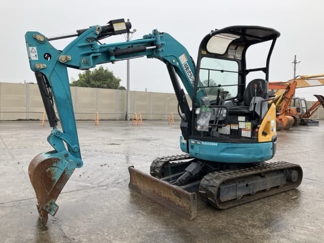 MINI EXCAVATOR — Auction (lot 8460-102)