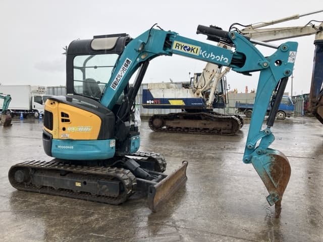 MINI EXCAVATOR — Auction (lot 8460-102)