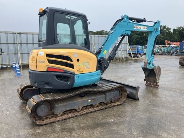 MINI EXCAVATOR — Auction (lot 8460-104)