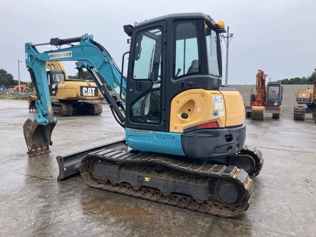 MINI EXCAVATOR — Auction (lot 8460-104)