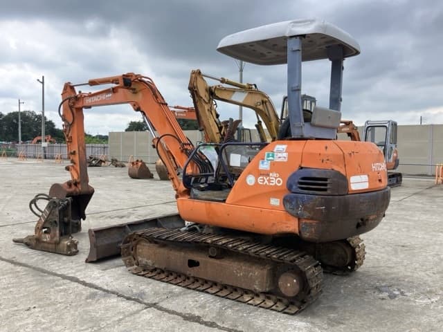 MINI EXCAVATOR — Auction (lot 8460-111)