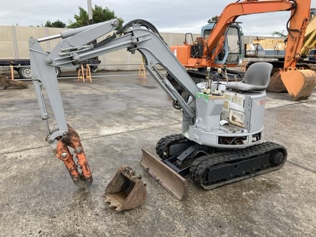 MINI EXCAVATOR — Auction (lot 8460-113)
