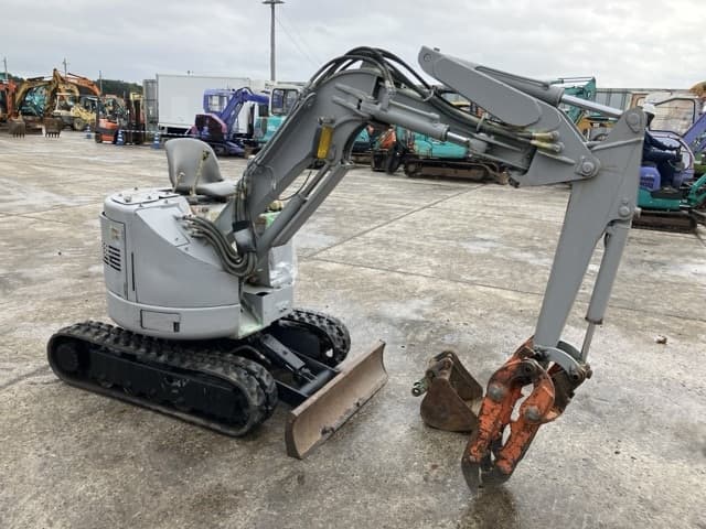 MINI EXCAVATOR — Auction (lot 8460-113)