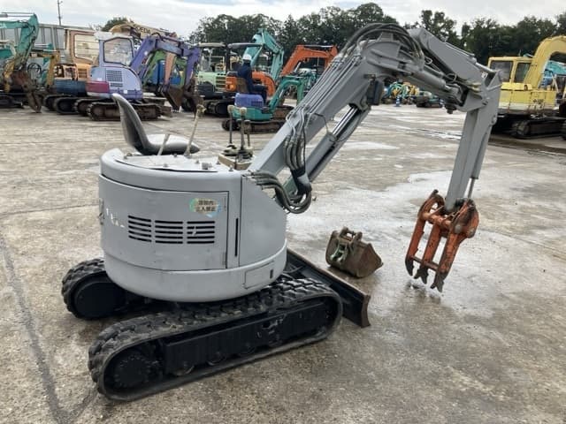 MINI EXCAVATOR — Auction (lot 8460-113)