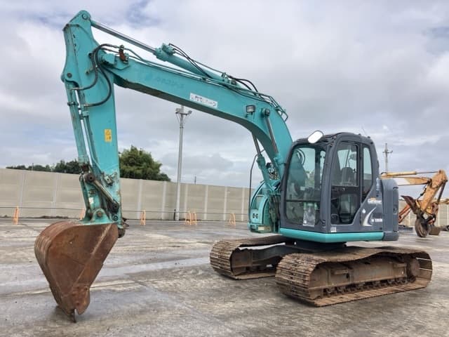 EXCAVATOR — Auction (lot 8460-116)