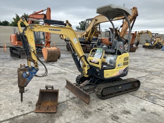 MINI EXCAVATOR — Auction (lot 8460-126)