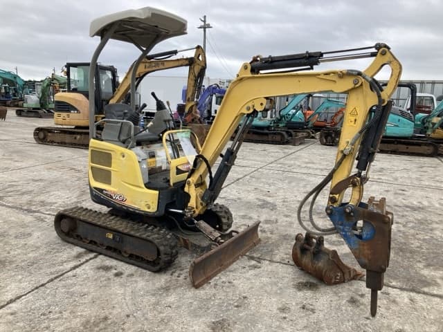 MINI EXCAVATOR — Auction (lot 8460-126)