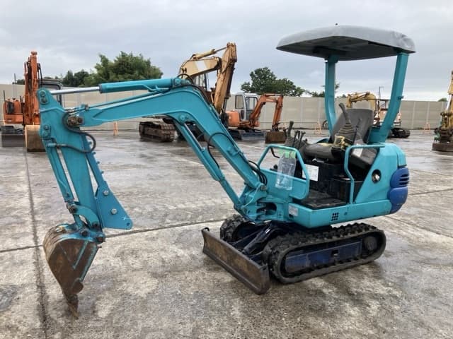 MINI EXCAVATOR — Auction (lot 8460-131)
