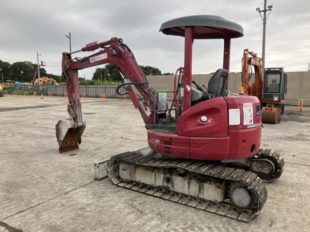 MINI EXCAVATOR — Auction (lot 8460-134)