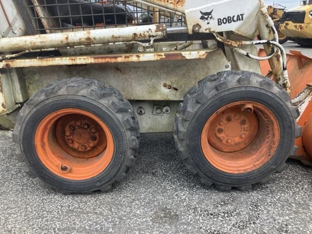 SKID STEER LOADER — Auction (lot 8460-135)