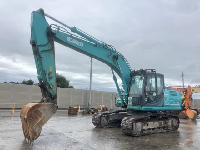 EXCAVATOR — Auction (lot 8460-137)