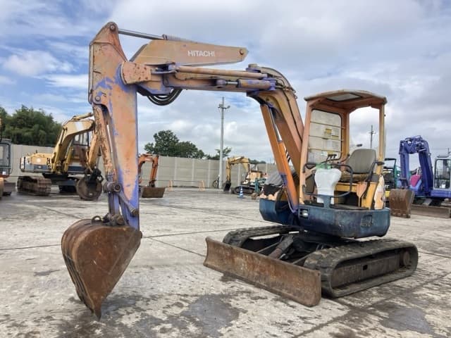MINI EXCAVATOR — Auction (lot 8460-139)