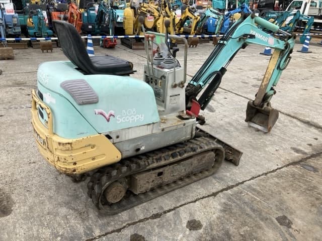 MINI EXCAVATOR — Auction (lot 8460-142)