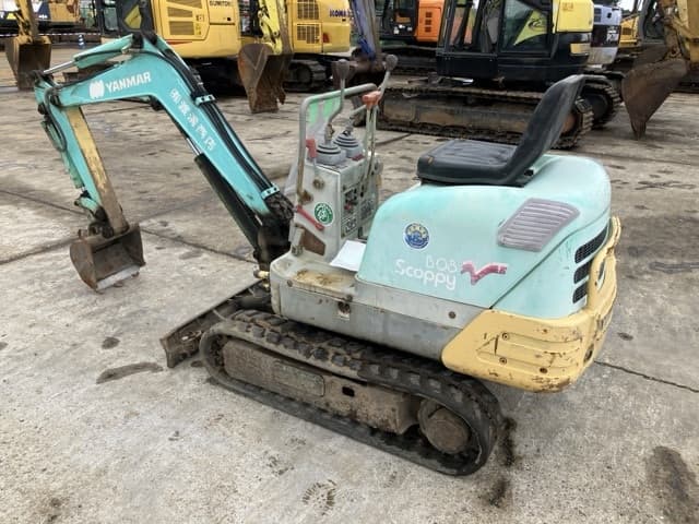 MINI EXCAVATOR — Auction (lot 8460-142)