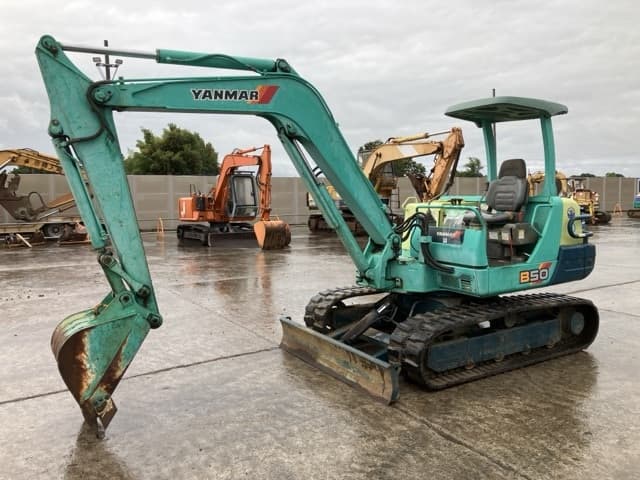 MINI EXCAVATOR — Auction (lot 8460-144)