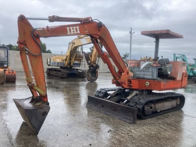 MINI EXCAVATOR — Auction (lot 8460-152)