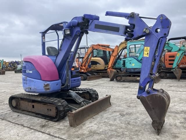 MINI EXCAVATOR — Auction (lot 8460-153)
