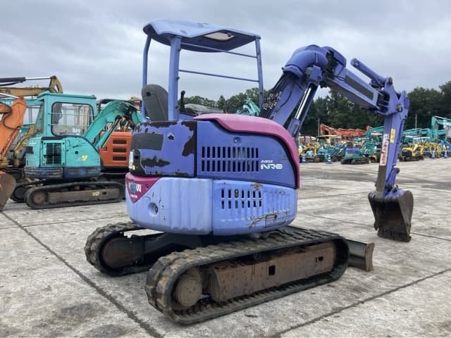 MINI EXCAVATOR — Auction (lot 8460-153)