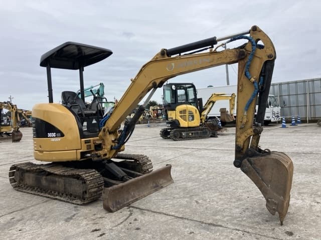 MINI EXCAVATOR — Auction (lot 8460-155)