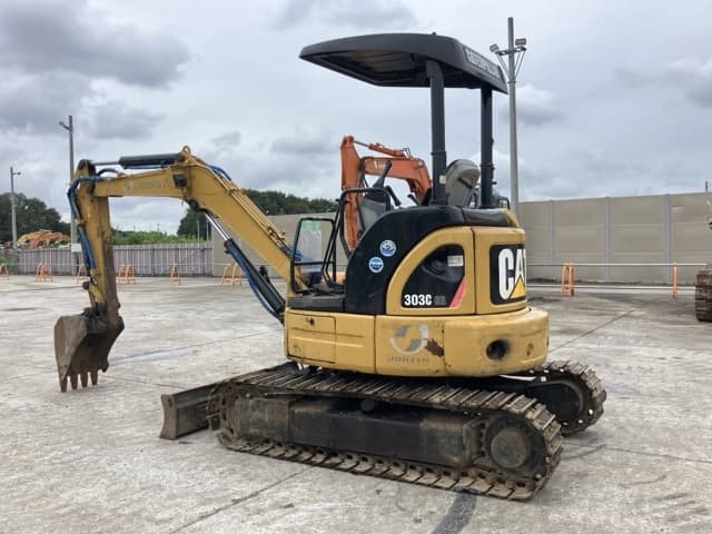 MINI EXCAVATOR — Auction (lot 8460-155)
