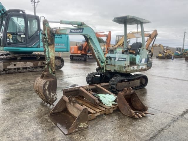 MINI EXCAVATOR — Auction (lot 8460-157)