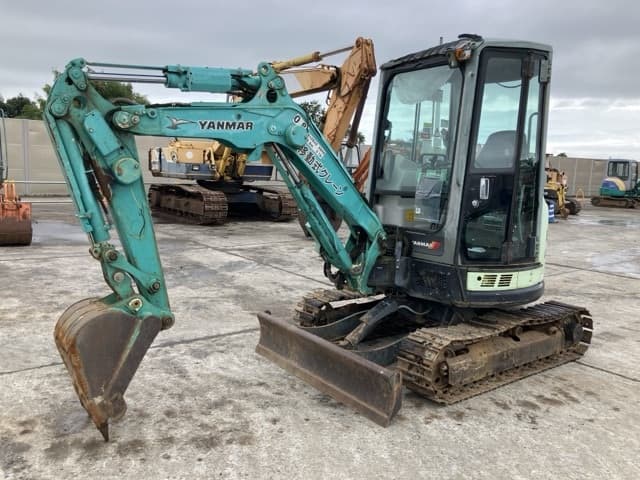 MINI EXCAVATOR — Auction (lot 8460-161)