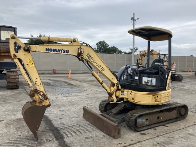 MINI EXCAVATOR — Auction (lot 8460-165)