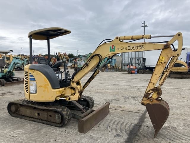 MINI EXCAVATOR — Auction (lot 8460-165)