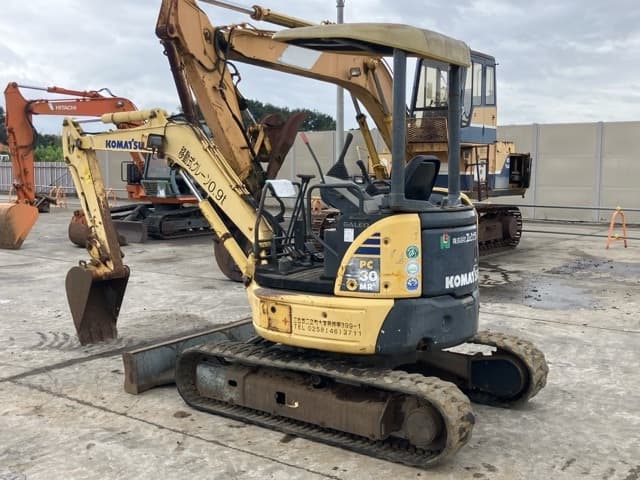 MINI EXCAVATOR — Auction (lot 8460-165)