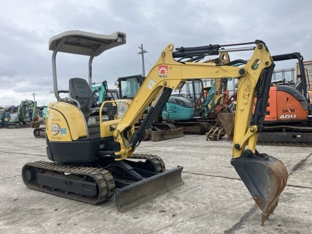 MINI EXCAVATOR — Auction (lot 8460-166)