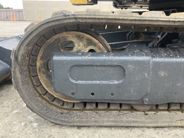MINI EXCAVATOR — Auction (lot 8460-166)