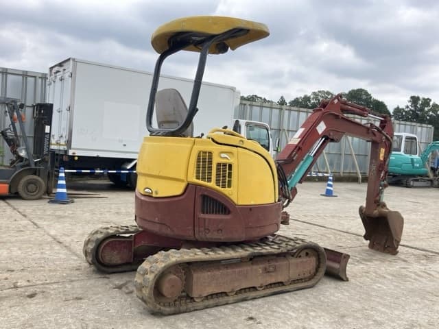 MINI EXCAVATOR — Auction (lot 8460-167)