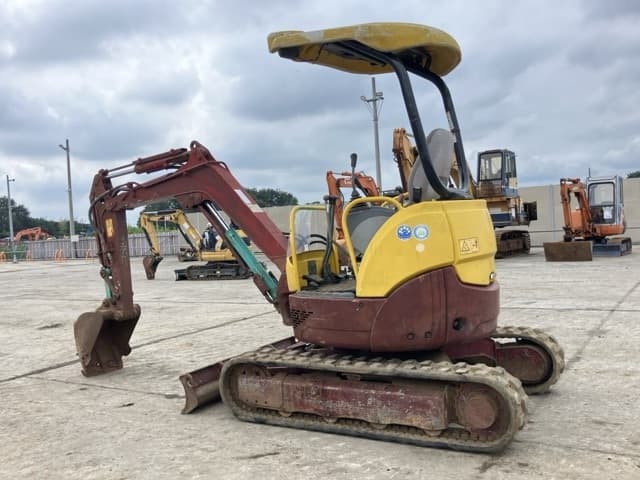 MINI EXCAVATOR — Auction (lot 8460-167)