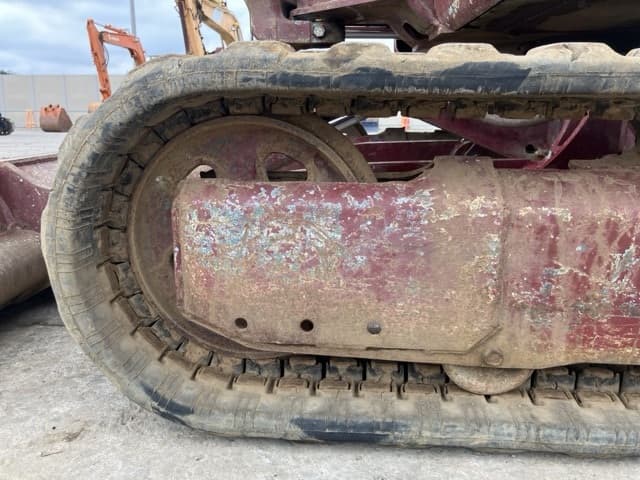 MINI EXCAVATOR — Auction (lot 8460-167)