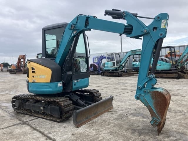 MINI EXCAVATOR — Auction (lot 8460-173)