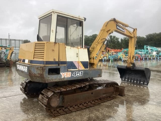 MINI EXCAVATOR — Auction (lot 8460-175)
