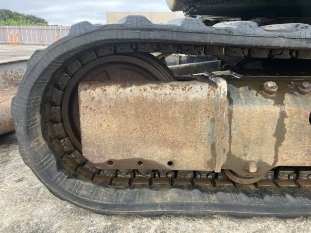 MINI EXCAVATOR — Auction (lot 8460-182)