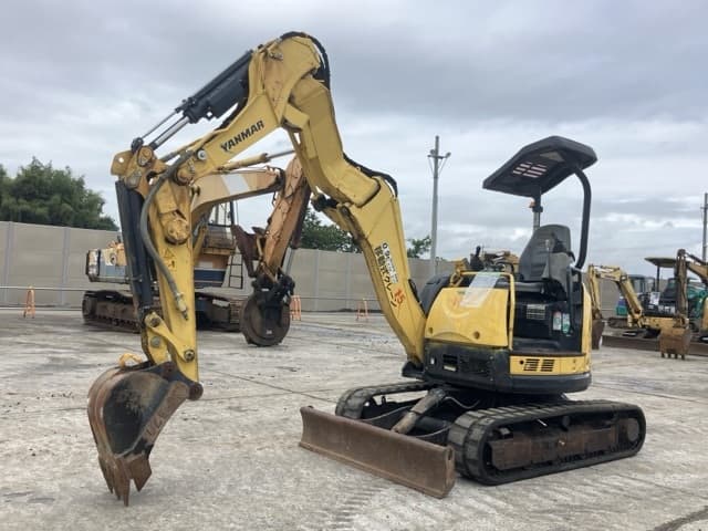 MINI EXCAVATOR — Auction (lot 8460-183)