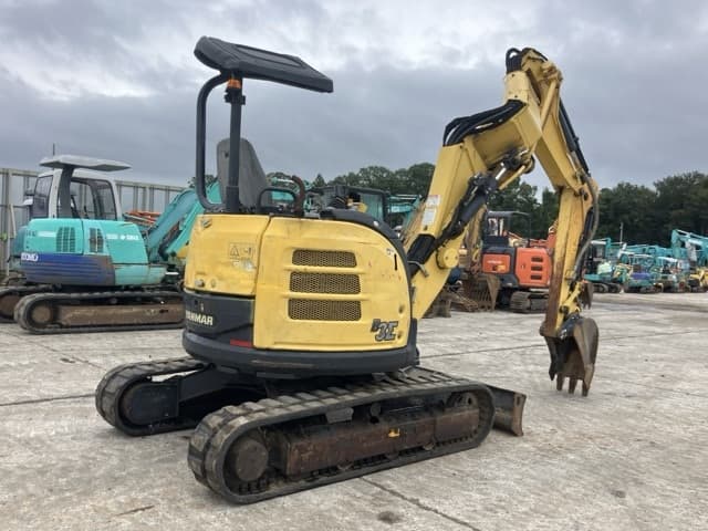 MINI EXCAVATOR — Auction (lot 8460-183)