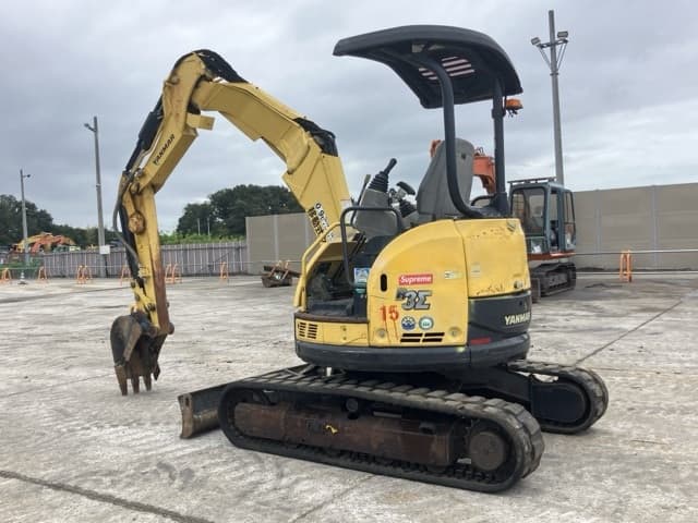 MINI EXCAVATOR — Auction (lot 8460-183)