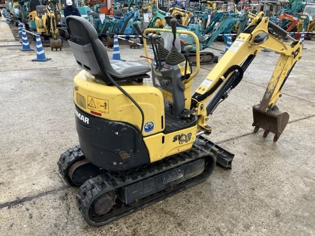 MINI EXCAVATOR — Auction (lot 8460-184)