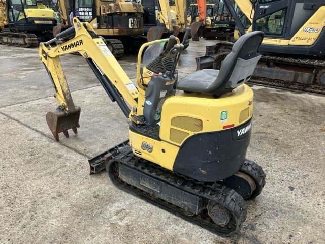 MINI EXCAVATOR — Auction (lot 8460-184)