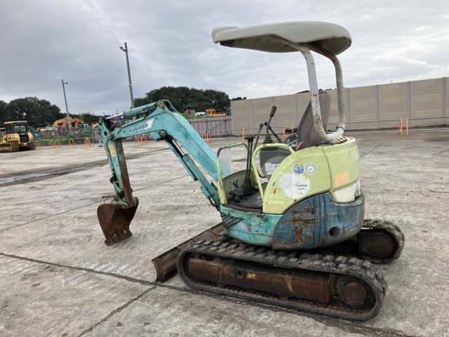 MINI EXCAVATOR — Auction (lot 8460-185)